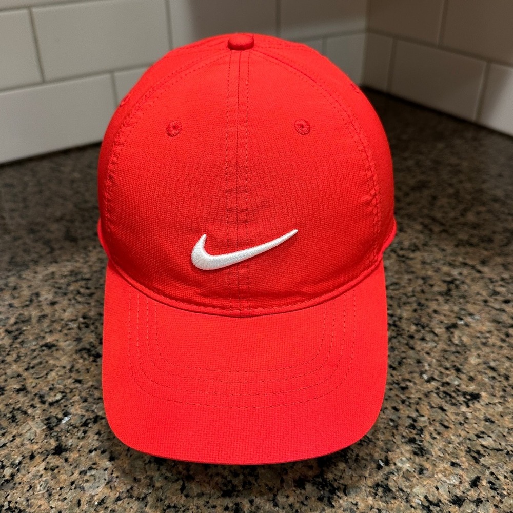 Nike Legacy91 Dri-FIT Baseball Cap Adjustable OSFM Red Polyester